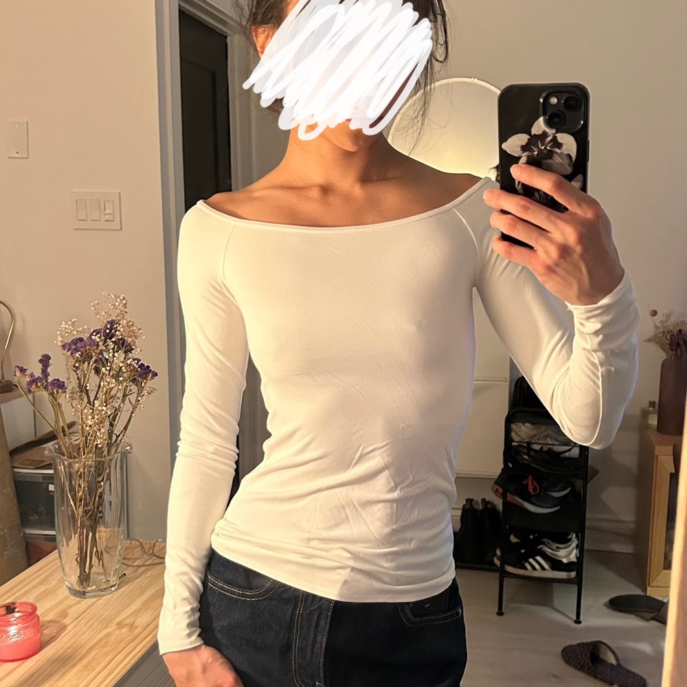 Aritzia white off shoulder top